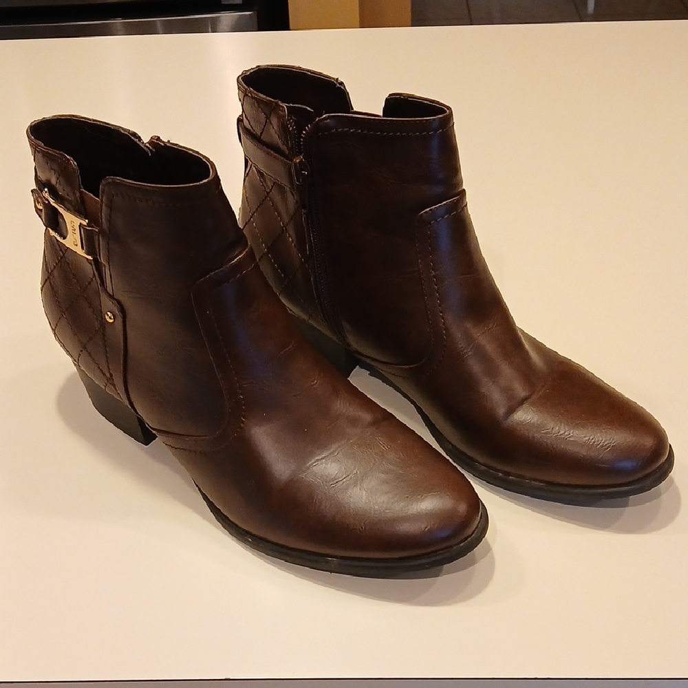 Unisa Dark Brown Quilted Ankle Boots